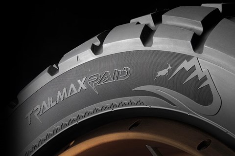 Neuer Dunlop Trailmax Raid: 50/50 Reifen für Reiseenduros