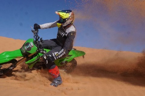 Die neuen Kawasaki KX250X und KX450X im Test 2023