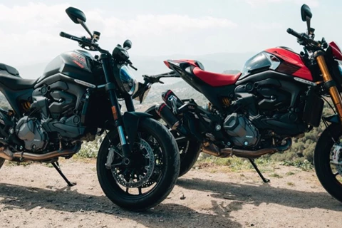 Ducati Monster vs. Ducati Monster SP Vergleich 2023 Ducati Monster vs. Ducati Monster SP Vergleich 2023