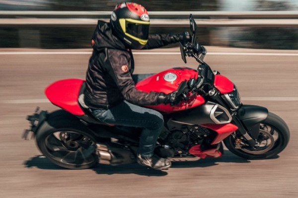 Bringt Freude ins Leben! Ducati Diavel V4 Alltagstest 2023