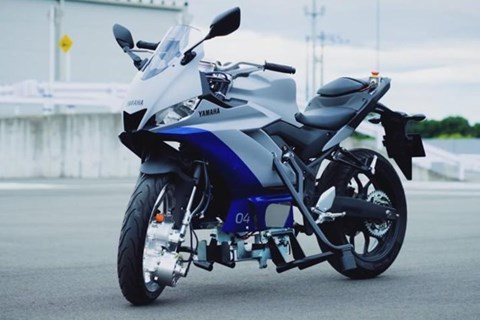 Yamaha entwickelt selbstfahrende Motorräder
