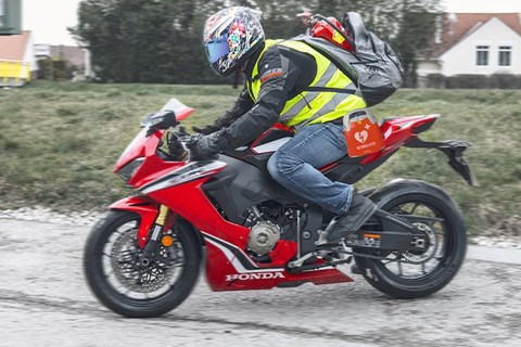 Neue EU-Regelung für Notfall-Utensilien auf Motorrädern!