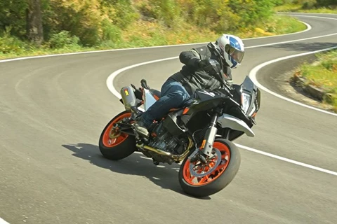 KTM 890 SMT Test KTM 890 SMT Test