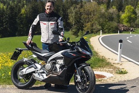 Test Aprilia Tuono 660 Factory: Top Sportliches Nakedbike Test Aprilia Tuono 660 Factory: Top Sportliches Nakedbike