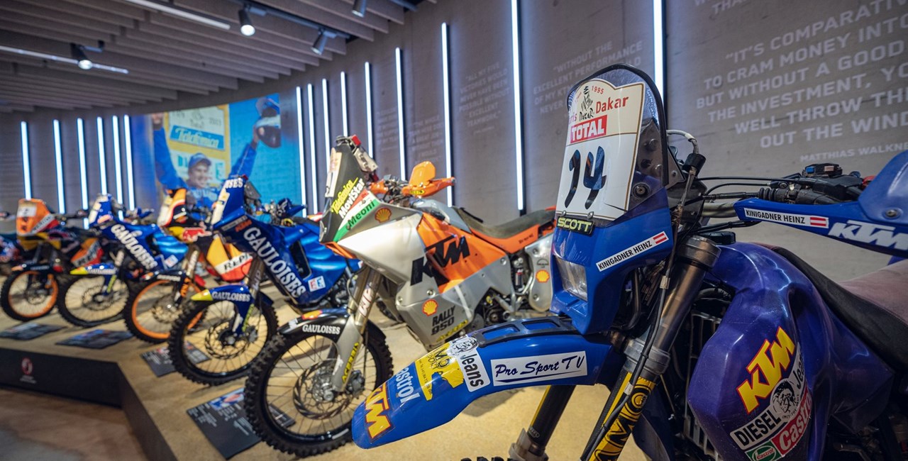 Besuch Legends of the Dakar in der KTM Motohall