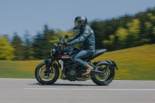 Triumph Trident 660 Test & Vergleich in der unteren Mittelklasse 