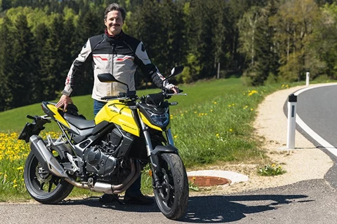 Testbericht Honda CB 750 Hornet: Handliches NakedBike mit Druck Testbericht Honda CB 750 Hornet: Handliches NakedBike mit Druck