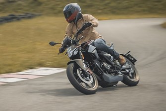 Verdammt nah an der Spitze - Malaguti Drakon 125 im Test
