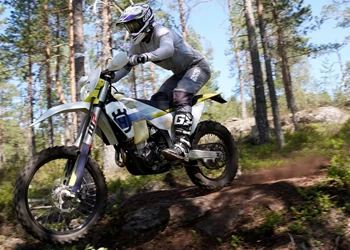 Test Husqvarna Enduro 2024 - die neue Messlatte Test Husqvarna Enduro 2024 - die neue Messlatte