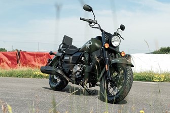UM Renegade Commando 125 Test 2023 auf der SM-Strecke