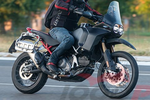 Ducati DesertX Rally Erlkönig!