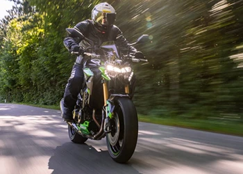 Kawasaki Z900 vs. Z900 SE 2023 - Familienduell! Kawasaki Z900 vs. Z900 SE 2023 - Familienduell!