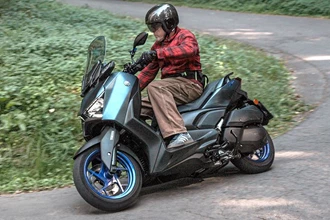 Yamaha XMAX 300 Roller Test 2023 Yamaha XMAX 300 Roller Test 2023