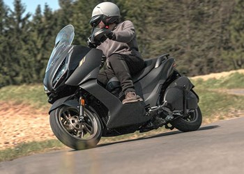 Zontes 350E Roller Test 2023 Zontes 350E Roller Test 2023