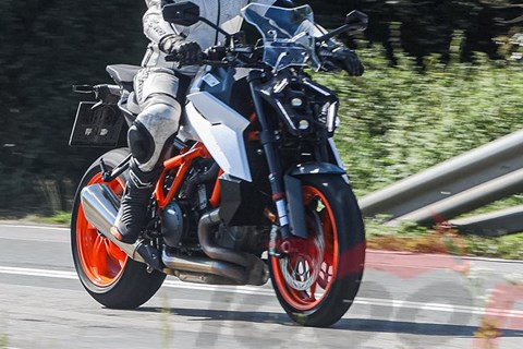 KTM 1390 Super Duke R 2024 mit arger Optik!