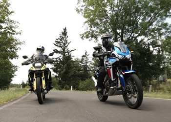 Kann die V-Strom 1050DE der Africa Twin das Wasser reichen? Kann die V-Strom 1050DE der Africa Twin das Wasser reichen?