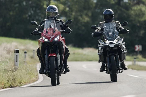 Moto Morini X-Cape vs. CFMOTO 800MT Touring Vergleich & Test Moto Morini X-Cape vs. CFMOTO 800MT Touring Vergleich & Test