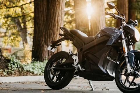 Cash-Back Aktion bei ZERO für Neu-Motorradführerscheininhaber Cash-Back Aktion bei ZERO für Neu-Motorradführerscheininhaber