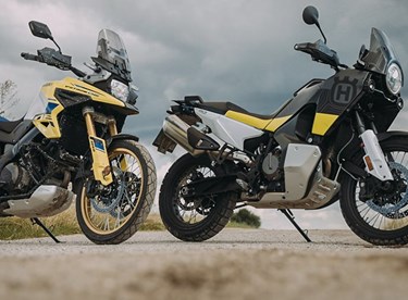 Suzuki V-Strom 1050DE vs. Husqvarna Norden 901 Motorrad-Vergleich