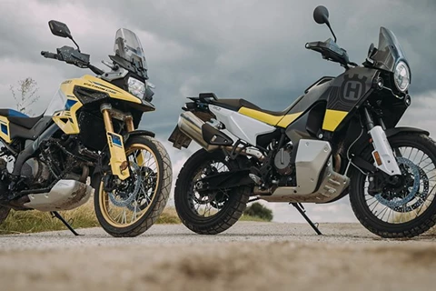 Suzuki V-Strom 1050DE vs. Husqvarna Norden 901 Motorrad-Vergleich Suzuki V-Strom 1050DE vs. Husqvarna Norden 901 Motorrad-Vergleich