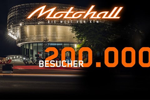200.000sten Besucher in KTM Motohall empfangen