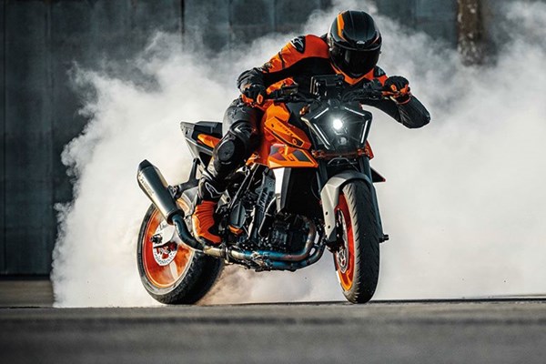 KTM 990 DUKE 2024 präsentiert! 