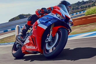 Honda CBR1000RR-R Fireblade 2024 - mehr Druck aus der Mitte! Honda CBR1000RR-R Fireblade 2024 - mehr Druck aus der Mitte!