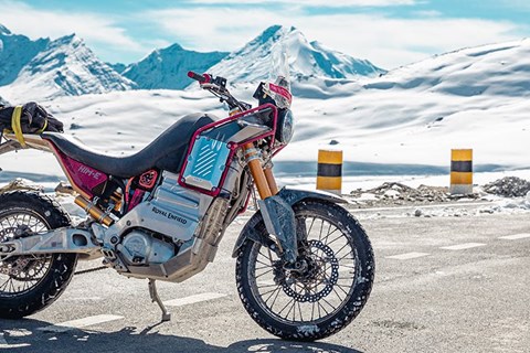 Royal Enfield Elektro-Himalayan Him-E 2024 - der Natur lauschen!
