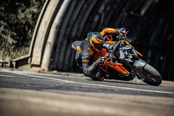 KTM 1390 Super Duke R und R EVO 2024 präsentiert!