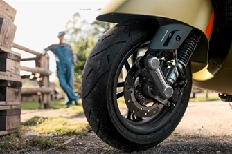 Heidenau K80 SR Test: Roller-Reifen auf Vespa GTS 300 Heidenau K80 SR Test: Roller-Reifen auf Vespa GTS 300