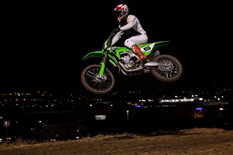 Kawasaki KX450 2024 Test - Rundumerneuerung zum 50. Jubiläum Kawasaki KX450 2024 Test - Rundumerneuerung zum 50. Jubiläum