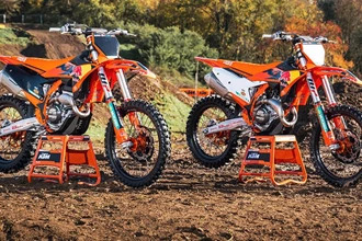 KTM 450 und 250 SX-F Factory Editions 2024 KTM 450 und 250 SX-F Factory Editions 2024