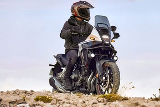 Die Honda NX500 und ihre A2-Reiseenduro Alternativen Die Honda NX500 und ihre A2-Reiseenduro Alternativen