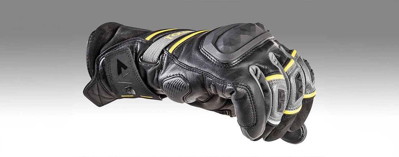 Der Touratech Guardo Ultimate GTX Handschuh