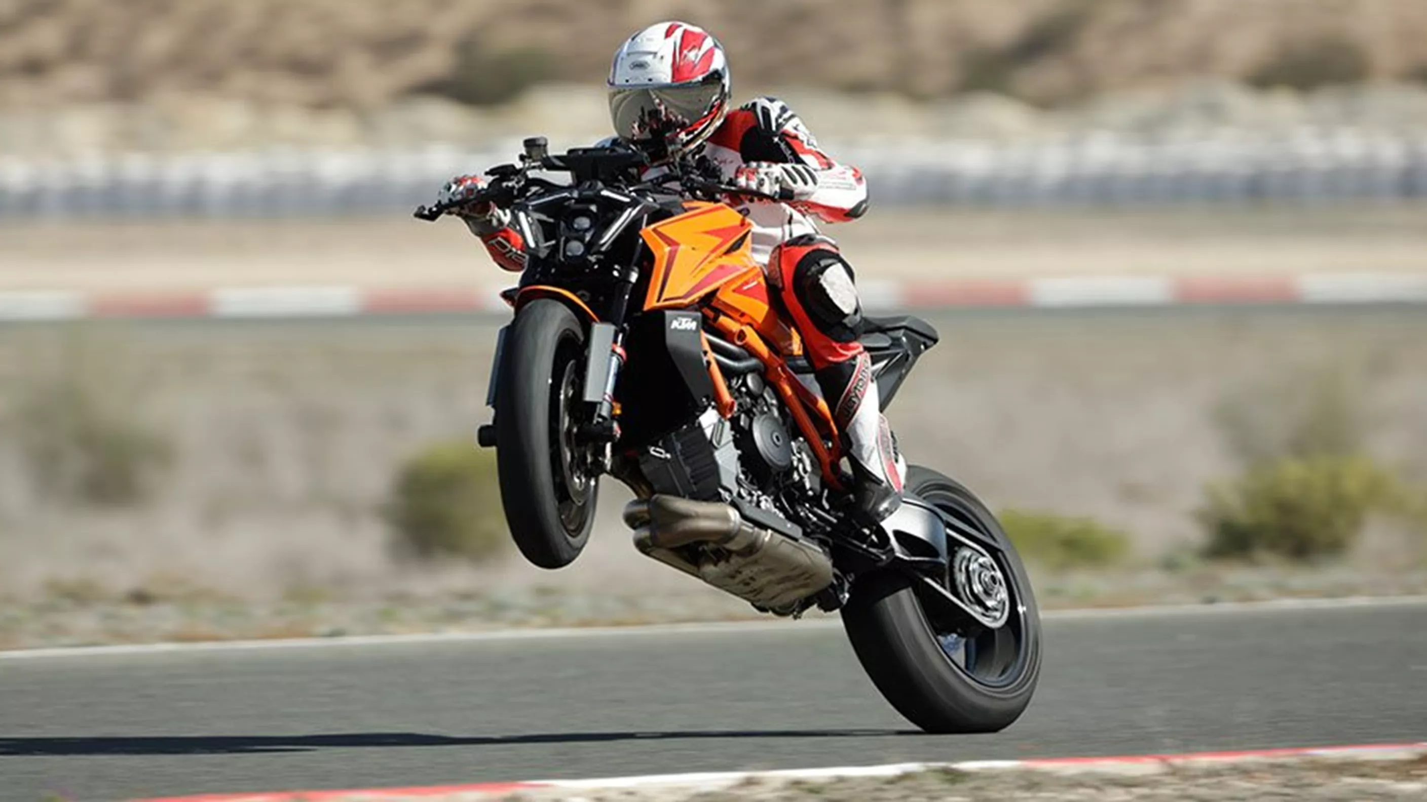 KTM 1390 Super Duke R Test 2024 KTM 1390 Super Duke R Test 2024