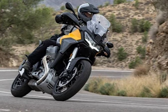 Erster Test der neuen Moto Guzzi Stelvio! Erster Test der neuen Moto Guzzi Stelvio!
