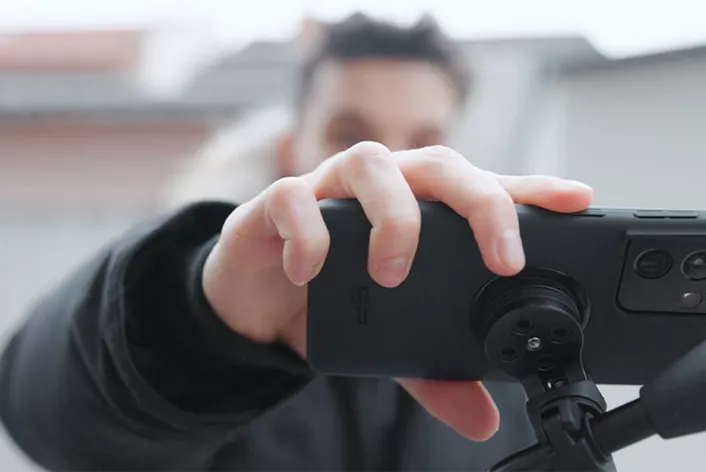 Whether for communicating, navigating or listening to your favorite music - our smartphones can do a lot and so we want to keep an eye on our mobile command center while on the move. Quad Lock claims to be the market leader in smartphone mounts. Worldwide, except in Europe. Here SP Connect holds its own. Which brand offers the better systems? What are the differences? That's what we tested.