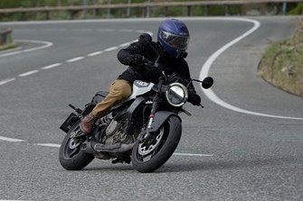 Husqvarna Svartpilen & Vitpilen 401 Test 2024 Husqvarna Svartpilen & Vitpilen 401 Test 2024