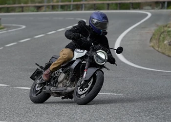 Husqvarna Svartpilen & Vitpilen 401 Test 2024 Husqvarna Svartpilen & Vitpilen 401 Test 2024