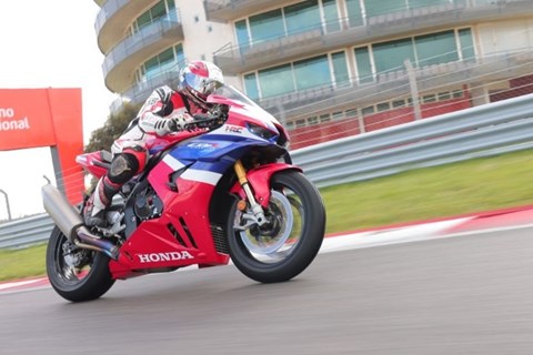 Honda CBR1000RR-R Fireblade 2024 Test