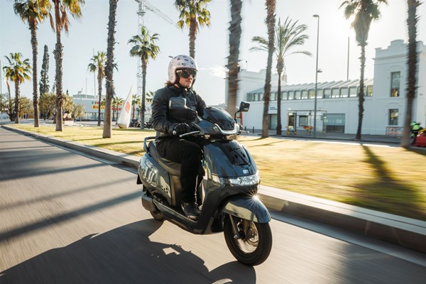 TVS iQube S Elektroroller Test 2024