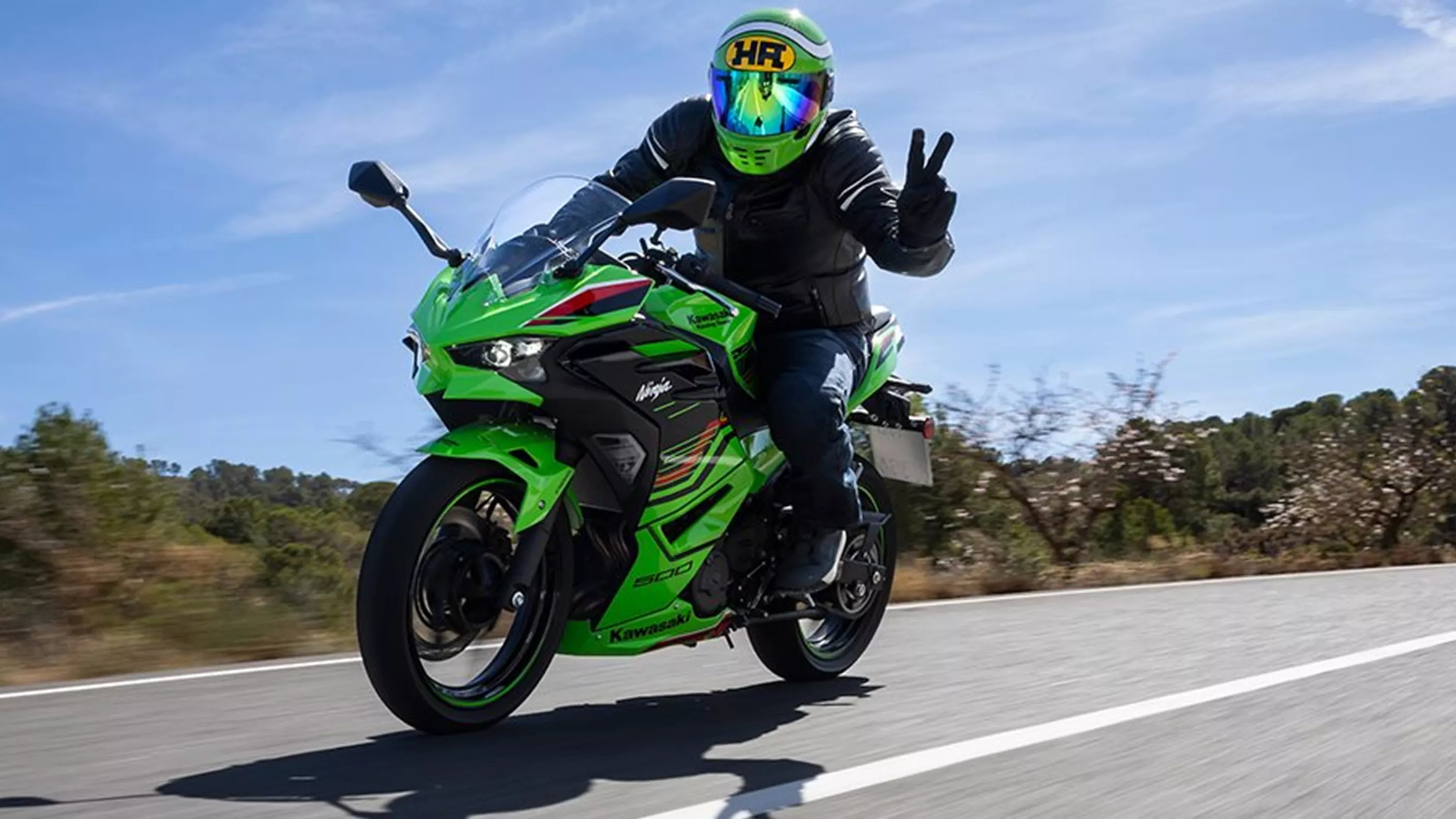 Kawasaki Ninja 500 SE Test 2024 - superbike pro chudé?