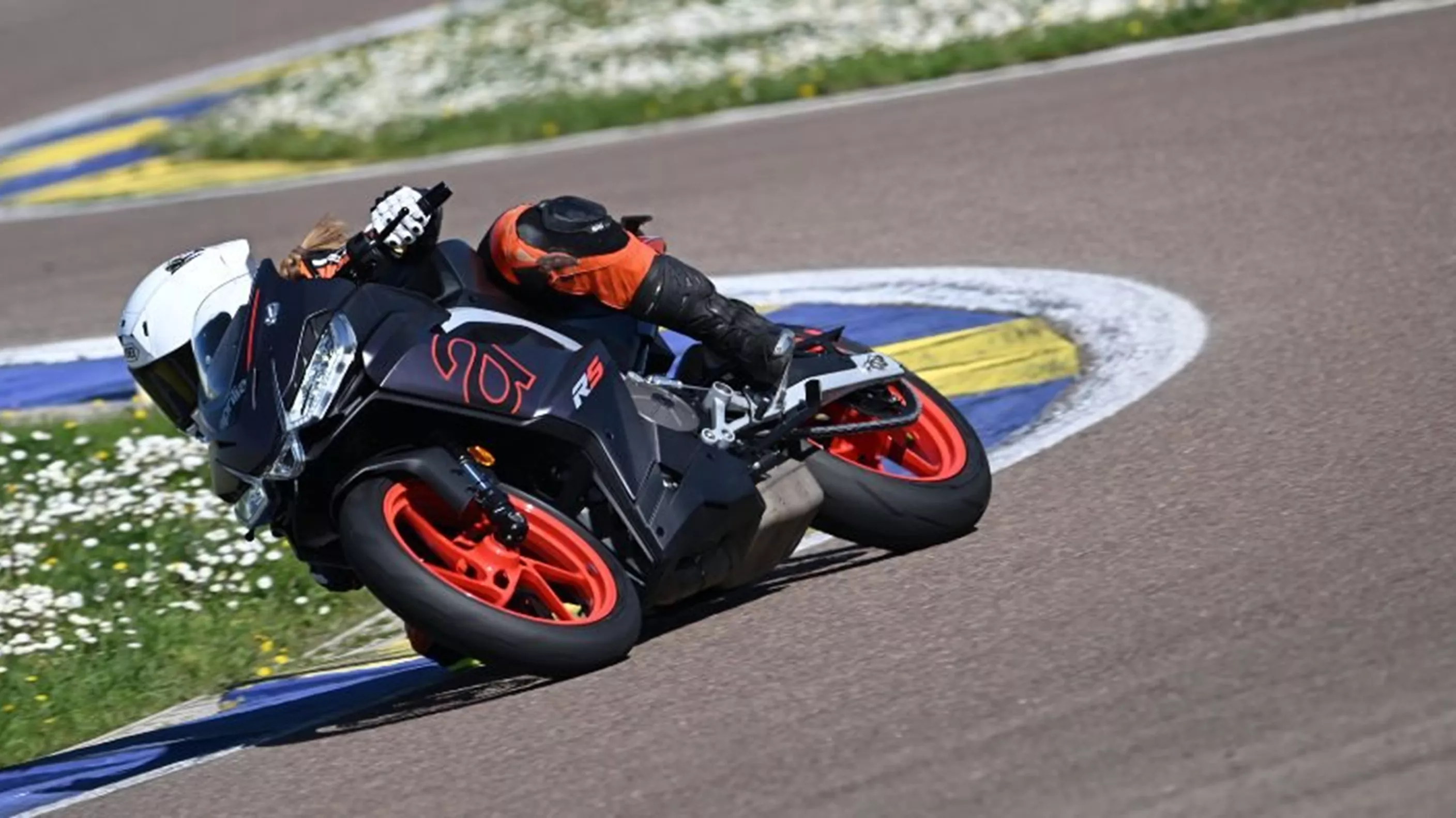 Aprilia RS 457 Test 2024 - A2 Supersport Motorcikl