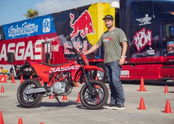 Die beste rote Supermoto? GasGas SM 700 im Test 2024 Die beste rote Supermoto? GasGas SM 700 im Test 2024