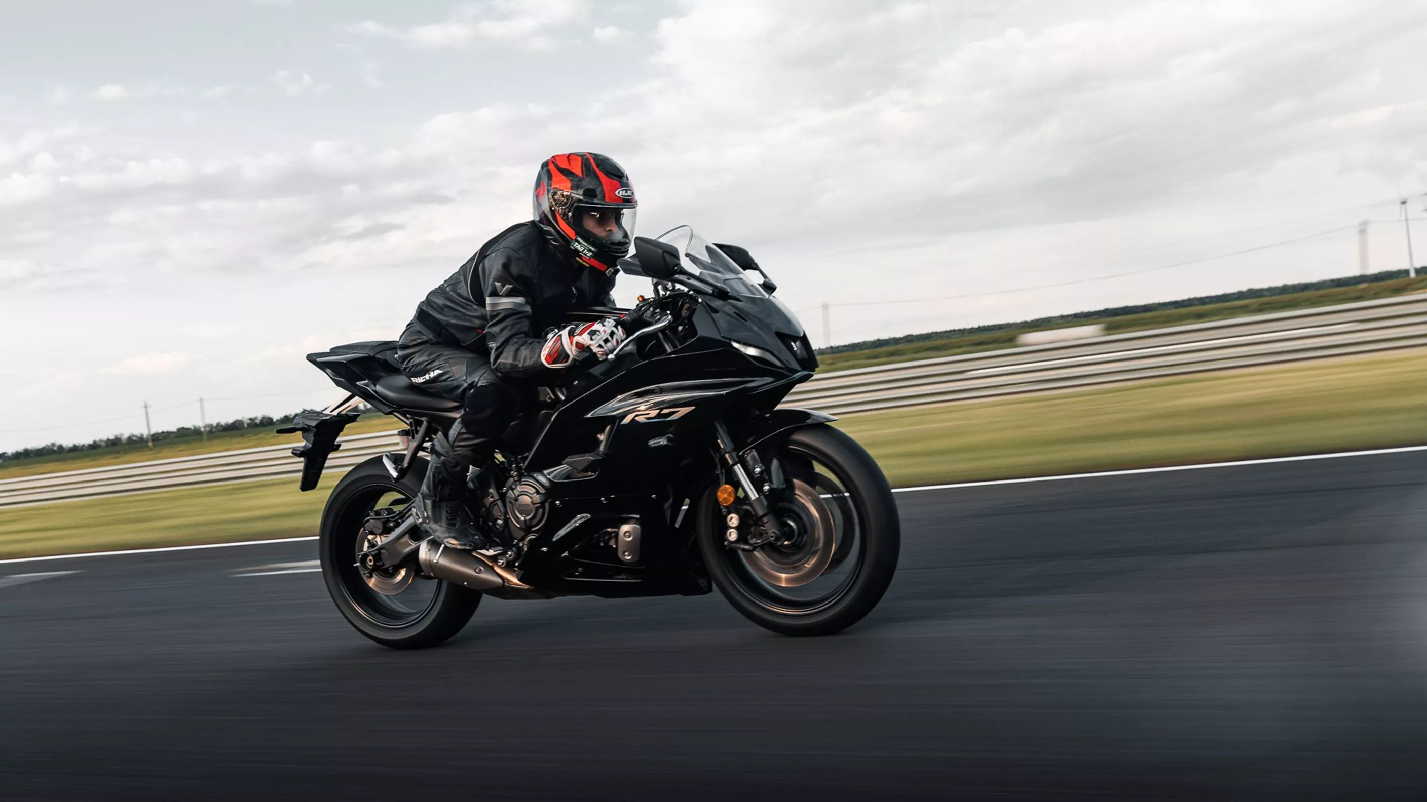 Yamaha R7 rapport från nybörjare Yamaha R7 rapport från nybörjare