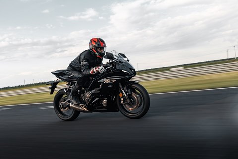 Yamaha R7 Anfänger-Rennstreckenbericht