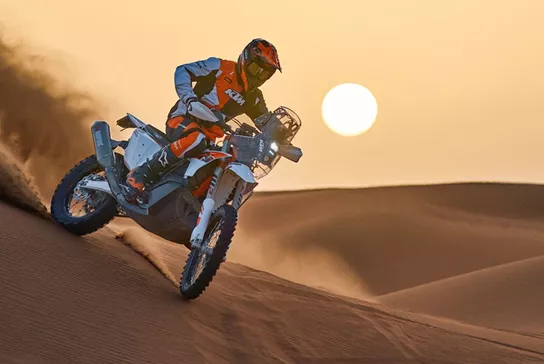 KTM has already achieved numerous successes with the 450 RALLY REPLICA. For 2025, the model is undergoing its most comprehensive update to date.