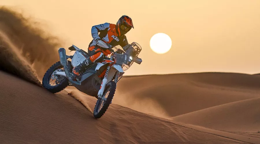 KTM has already achieved numerous successes with the 450 RALLY REPLICA. For 2025, the model is undergoing its most comprehensive update to date.