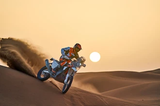 Gewaltige Updates! KTM 450 RALLY REPLICA 2025 Gewaltige Updates! KTM 450 RALLY REPLICA 2025