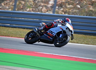 KTM RC 8C 2024 Test auf der Portimao GP-Strecke